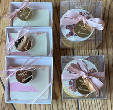 Load image into Gallery viewer, Engraved Round Favour Tag